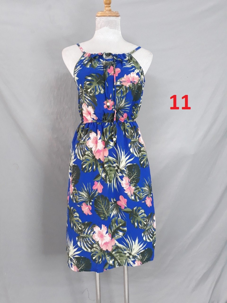 Đầm xốp yếm- ngắn