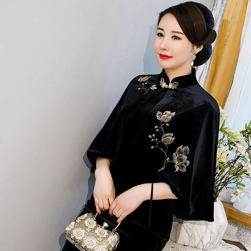 High end matching with cheongsam shawl coat temperament mother embroidered sunscreen clothes embroidered short coat women with shoulders