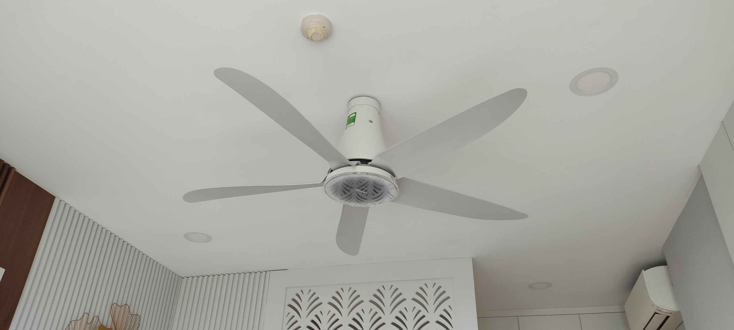 [HCM]Quạt trần Mitsubishi C56-RA5 (màu trắng)