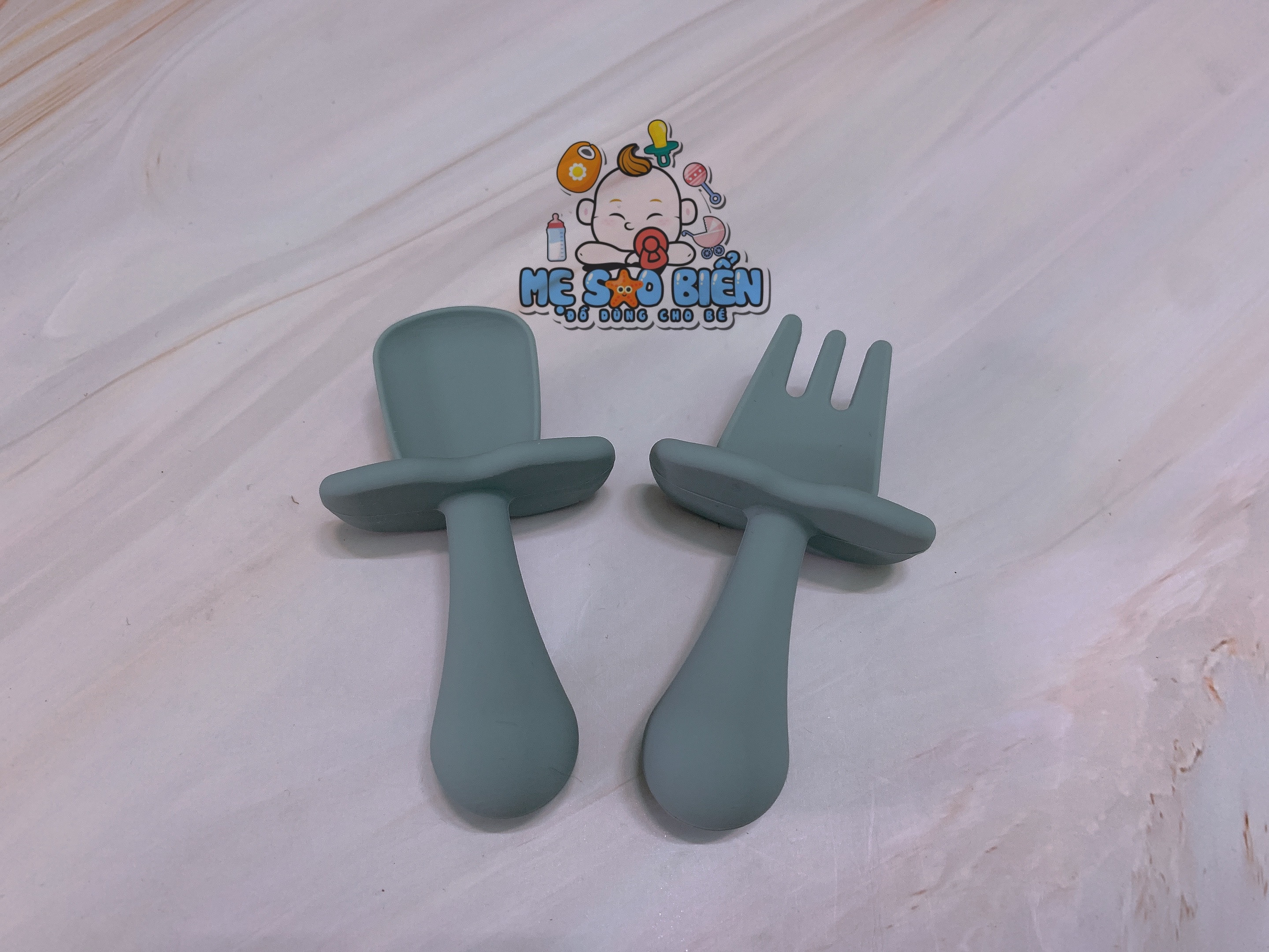 Set thìa nĩa silicon chống hóc cho bé