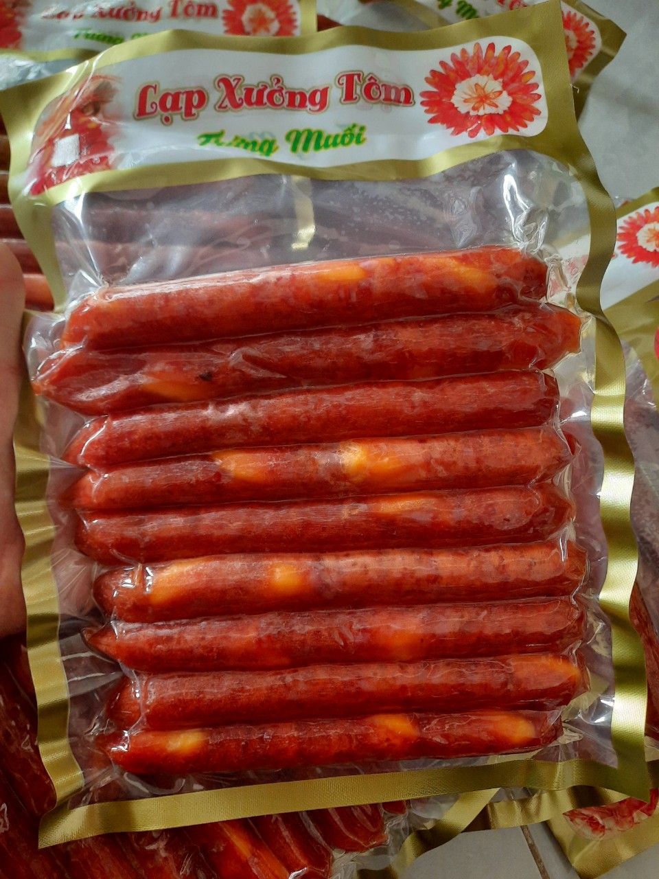 lạp xưởng tôm trứng muối  1kg
