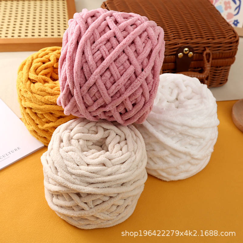 100g%20(45%20Yards)%206mm%20Width%20100%25%20polyester%20Thick%20Chenille%20Ice%20Yarn%20For%20Hand%20Knitting%20Blanket%20Slipper%20Hat%20Scarves%20Etc.%20CBTX%20-%20Image%204