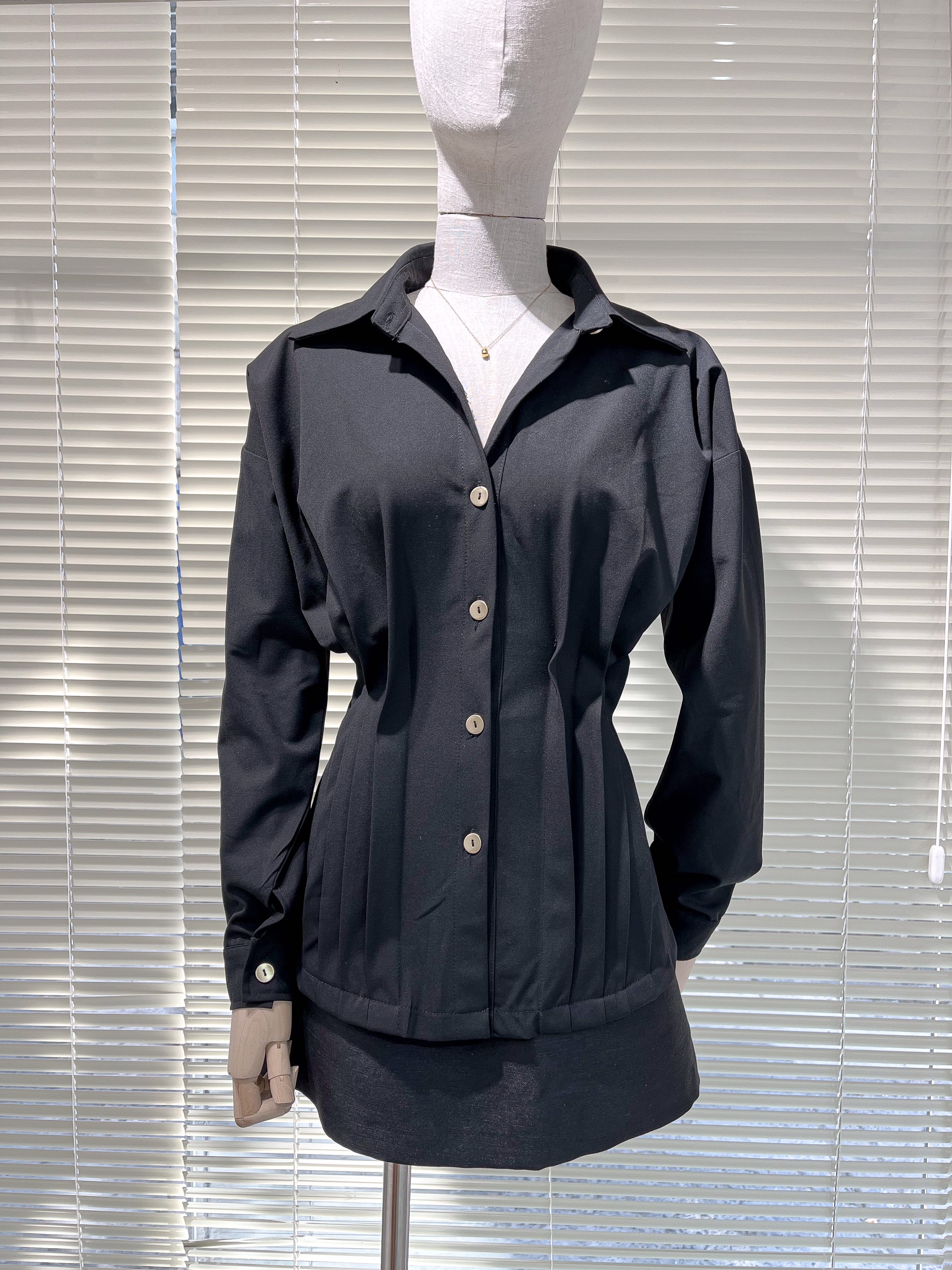 Áo sơ mi trơn chiết eo , Peace House Clothing