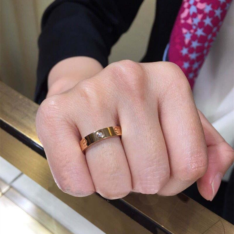 Cartier classic 2024 love ring