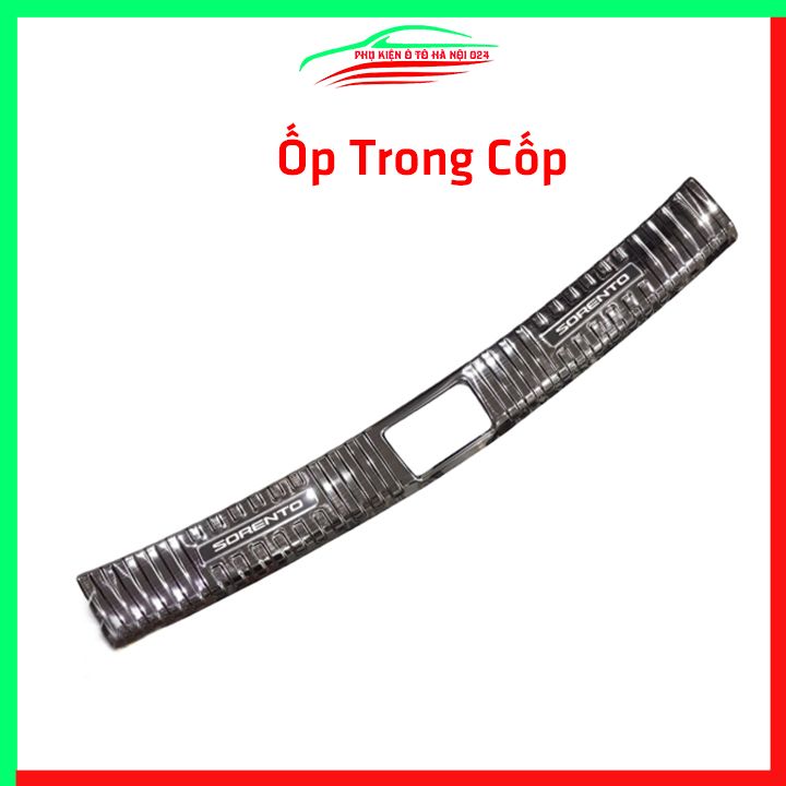 Ốp chống trầy cốp ô tô Sorento 2020-2021 mẫu TITAN sang trọng, ốp dán bậc cốp trong ngoài chống trầy xước, trang trí xe hơi