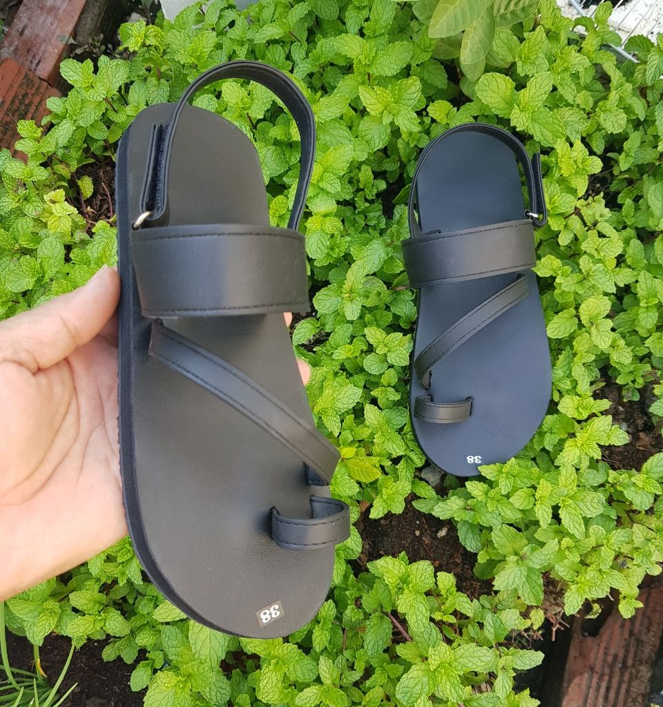 Dép xăng đan nam nữ ngón xéo đen ( thới giới sandal )