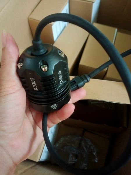 đèn trợ sáng L4x gắn xe máy.