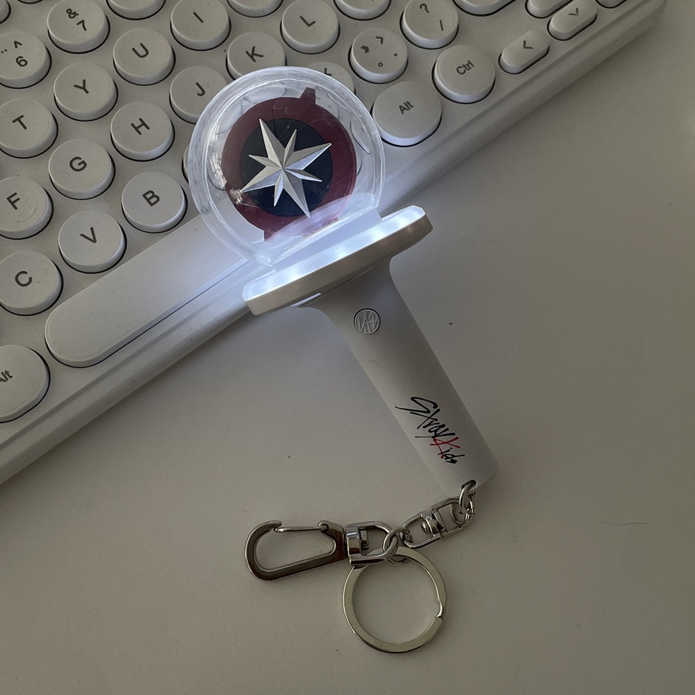 【Shop with Confidence】 【Top selling Idol stray kids Lightstick keyring SKZ mini glow keychain pendant stay gift.