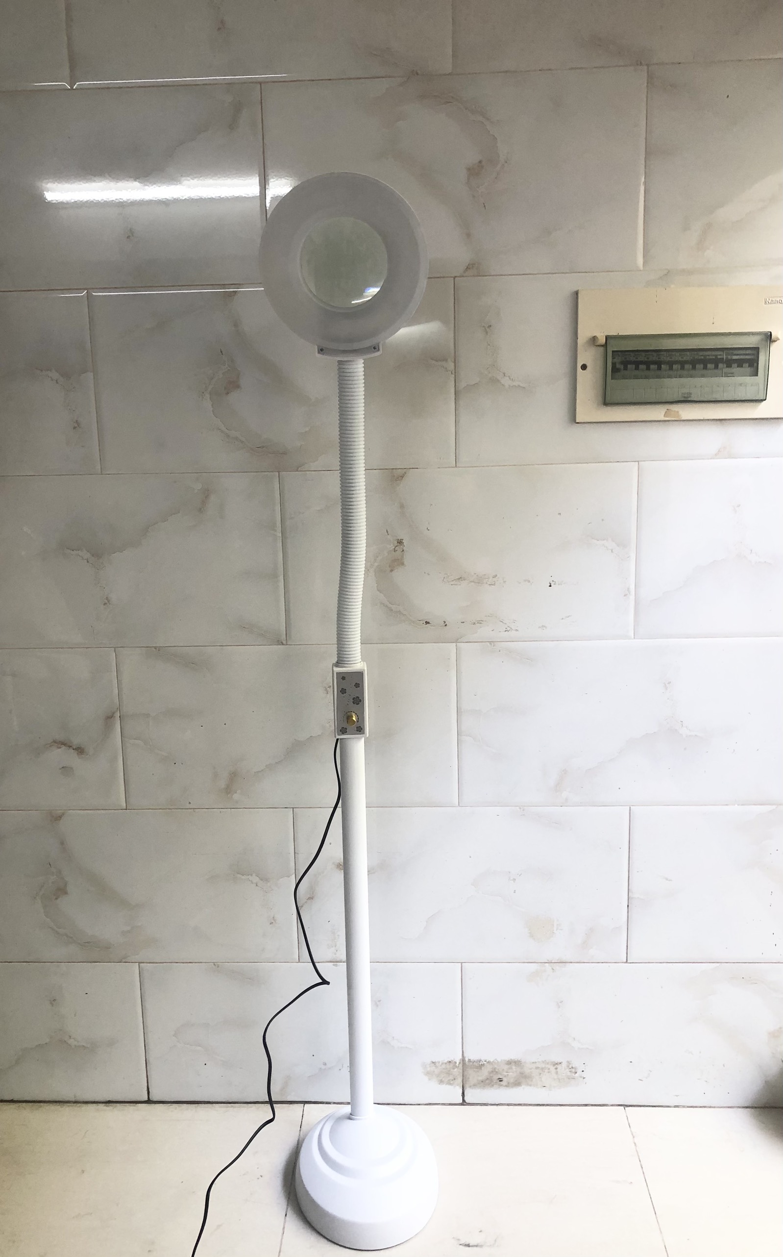 Đèn Lupled Spa ( Bảo Hành 6 Tháng )