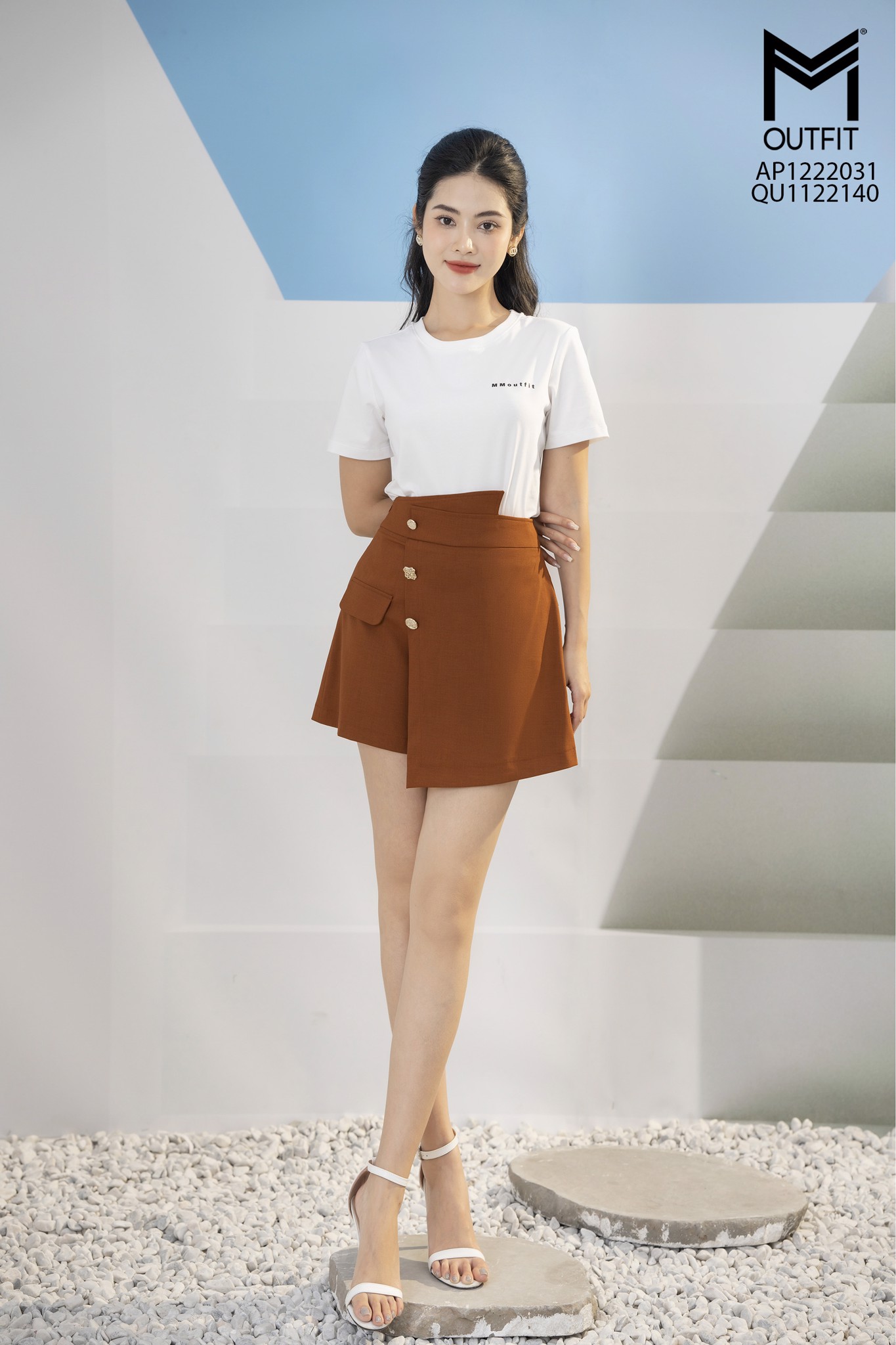 Quần short giả váy, cạp lệch