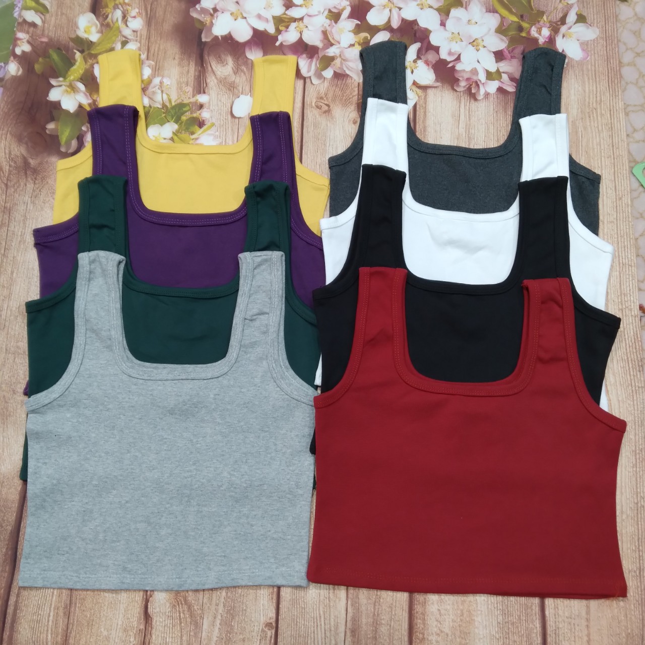 COMBO 3 ÁO CROPTOP CỔ TRÒN  FORM ÔM BODY TÔN DÁNG ,TRẺ TRUNG,NĂNG ĐỘNG NGÀY HÈ