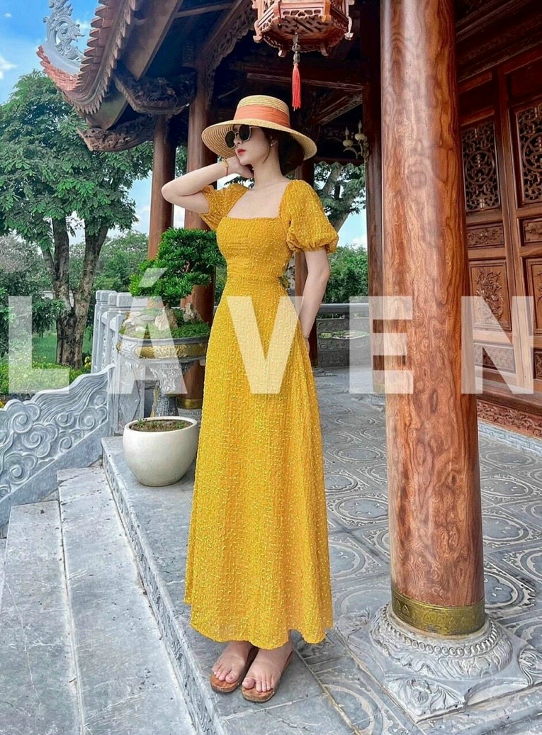 Đầm maxi dáng dài tay phồng cổ vuông đan lưng