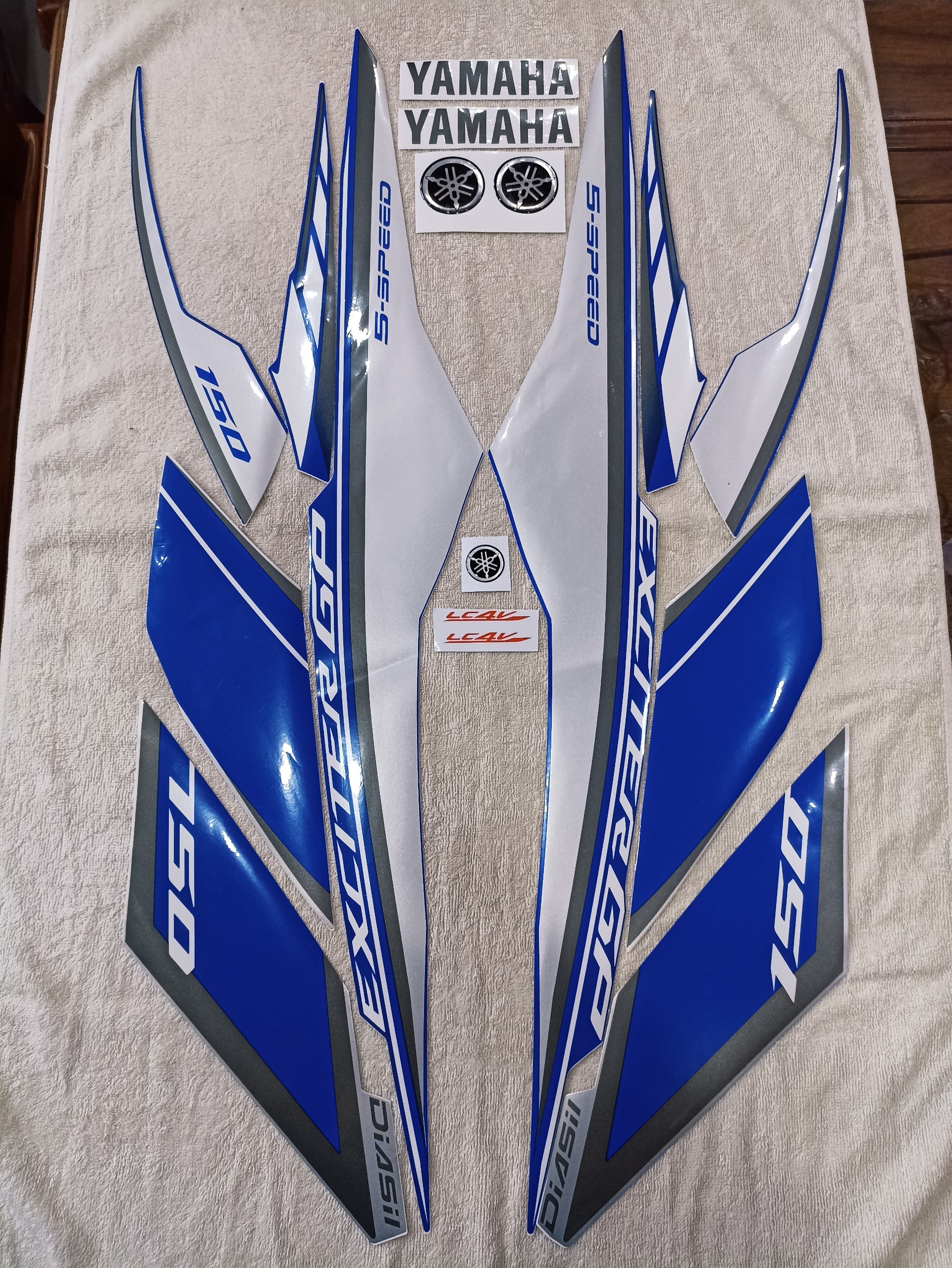Bộ tem decal dán xe máy Yamaha Exciter 150 GP đời 2015 màu xanh zin thái siêu đẹp