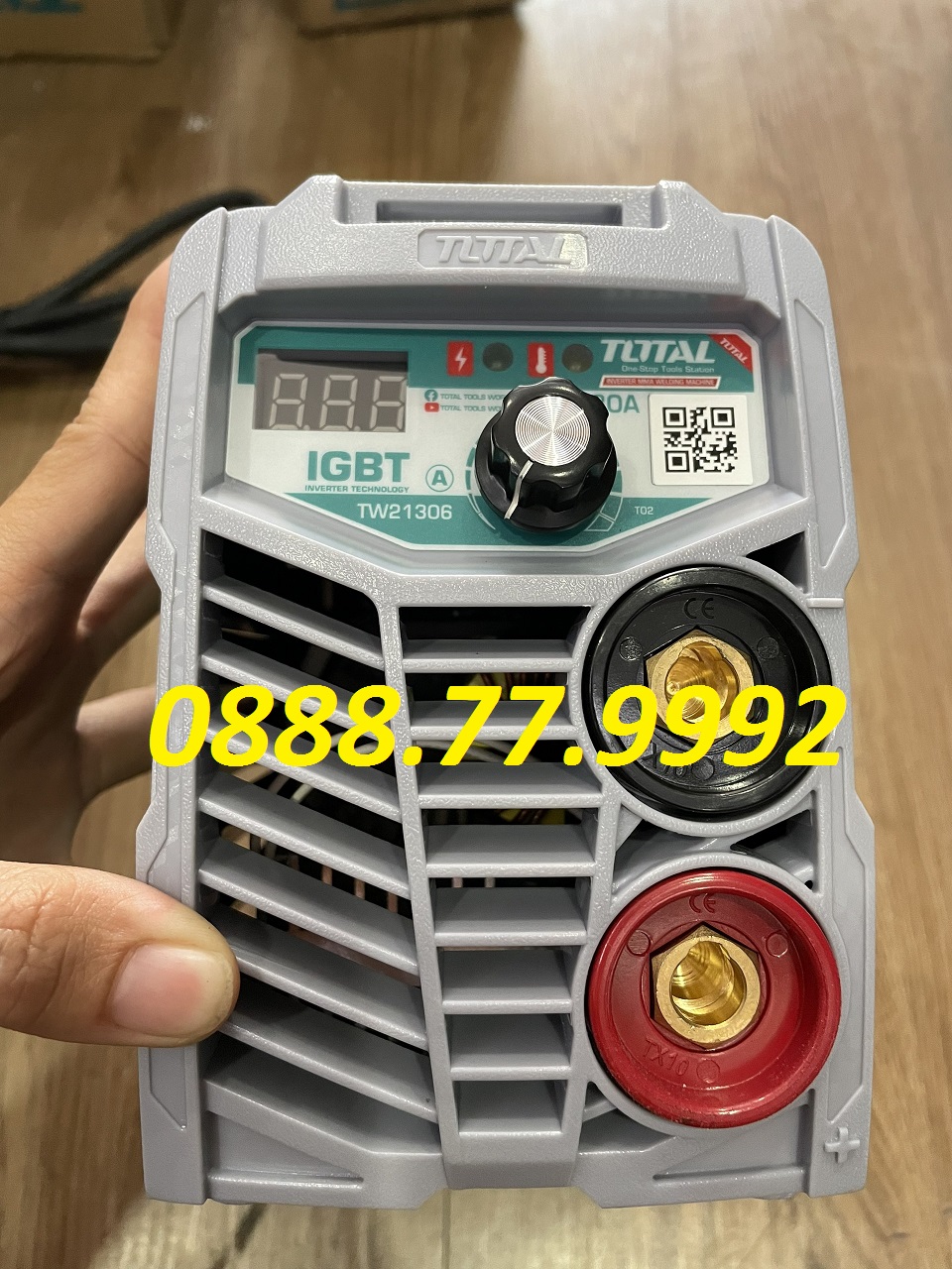 10-130a máy hàn điện tử igbt total + kèm theo 1 kèm hàn, kèm max 1 cây chổi, 1 mặt nạ hàn - tw21306