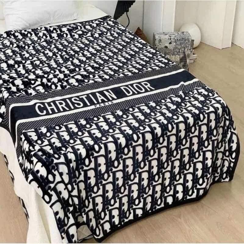 3-700x700.jpg Dior ブランケット