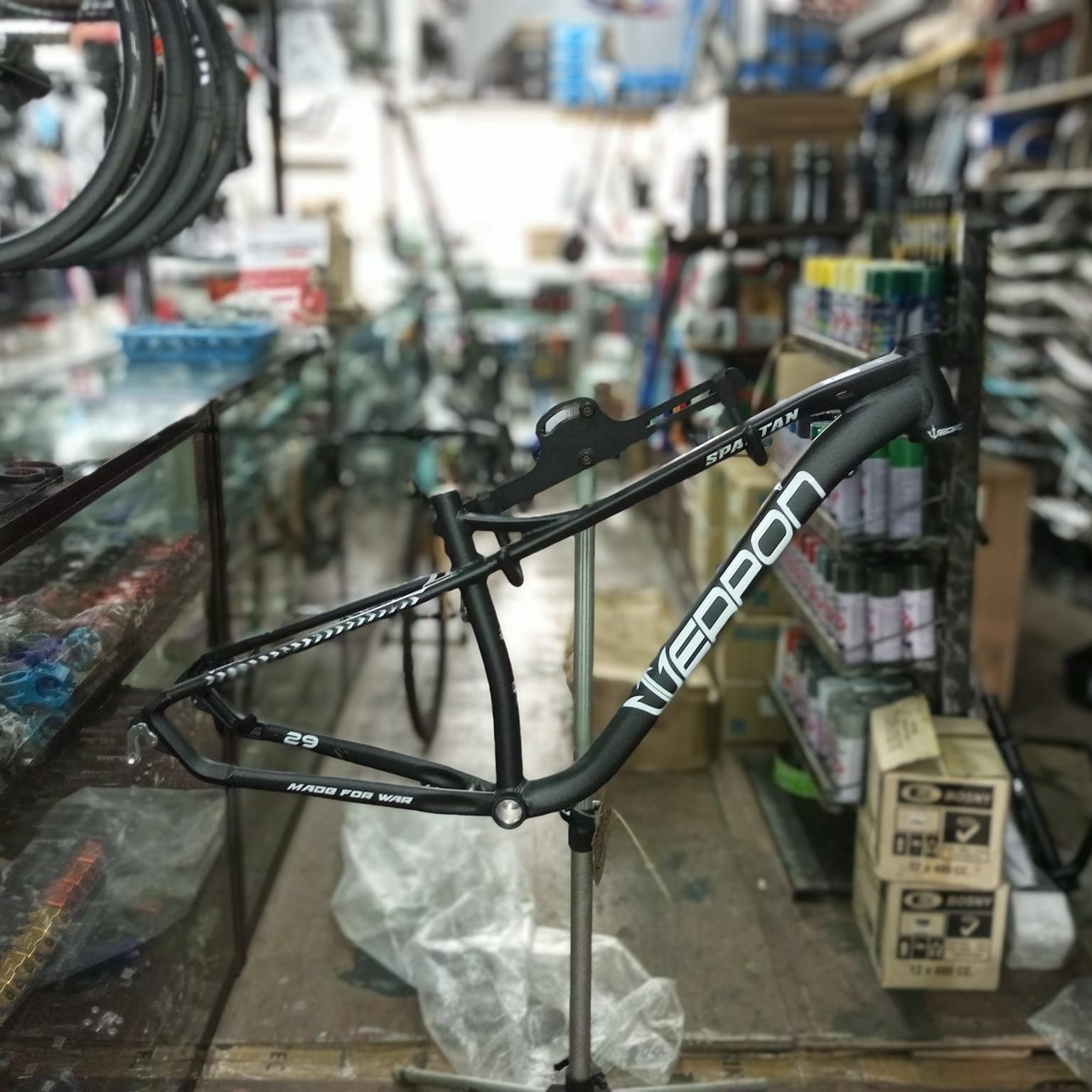 WEAPON SPARTAN FRAME Aluminium Bike Frame And 29 Inch