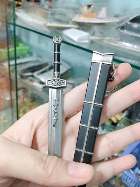 Móc khóa mô hình Kiếm Hán 17_15 (tặng kèm giá đỡ)
