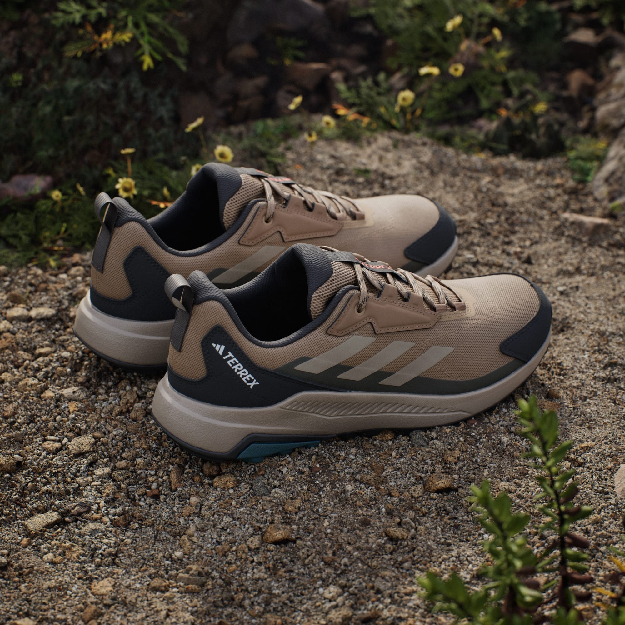 Sepatu Adidas Adidas Terrex Gore Tex Traxion Beli (Women) Adidas