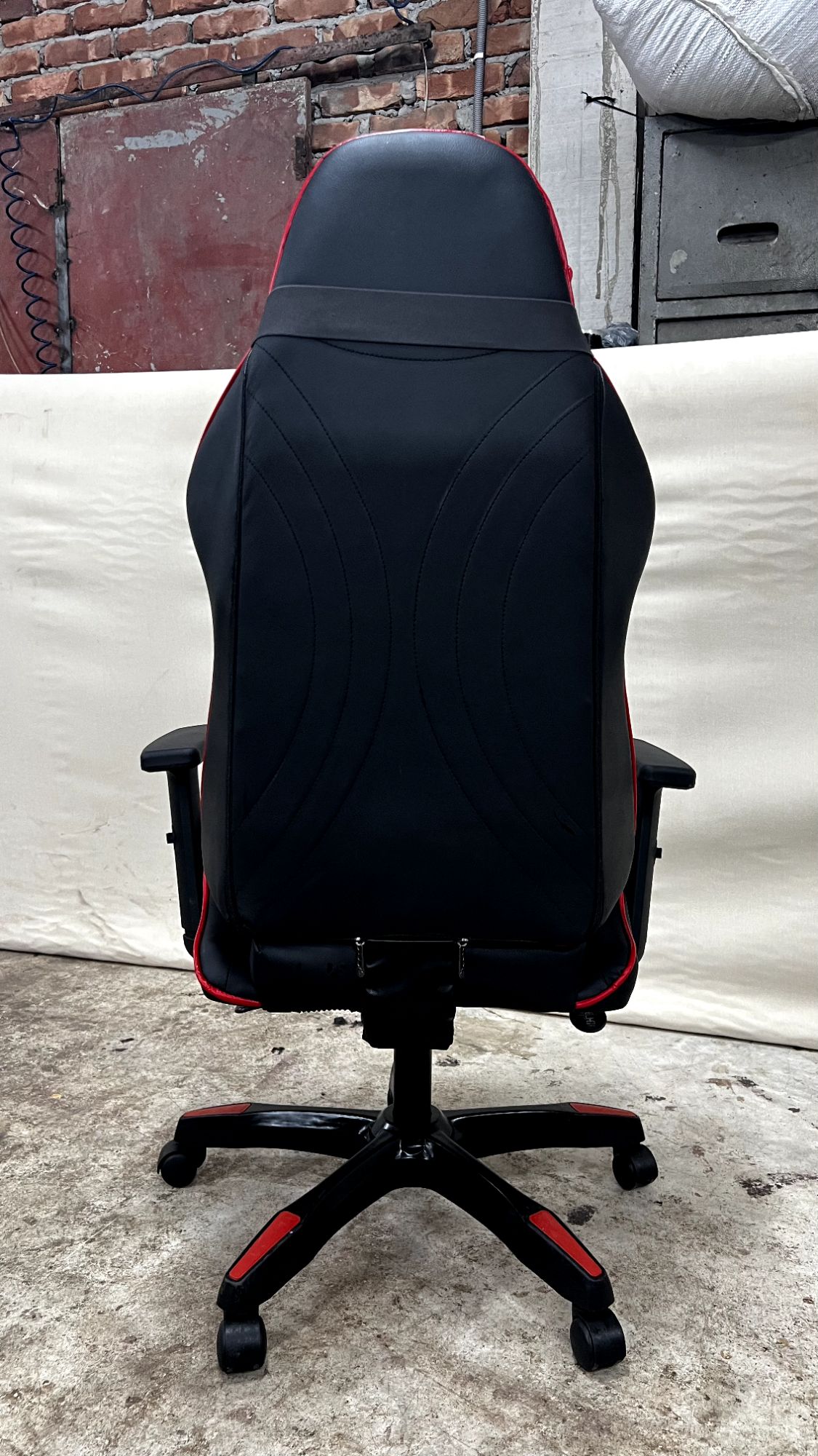 Gaming Chair/ Chairs/ Furnicom Chair/ Home office Chair table/ Office Chair/ Executive Chair. 