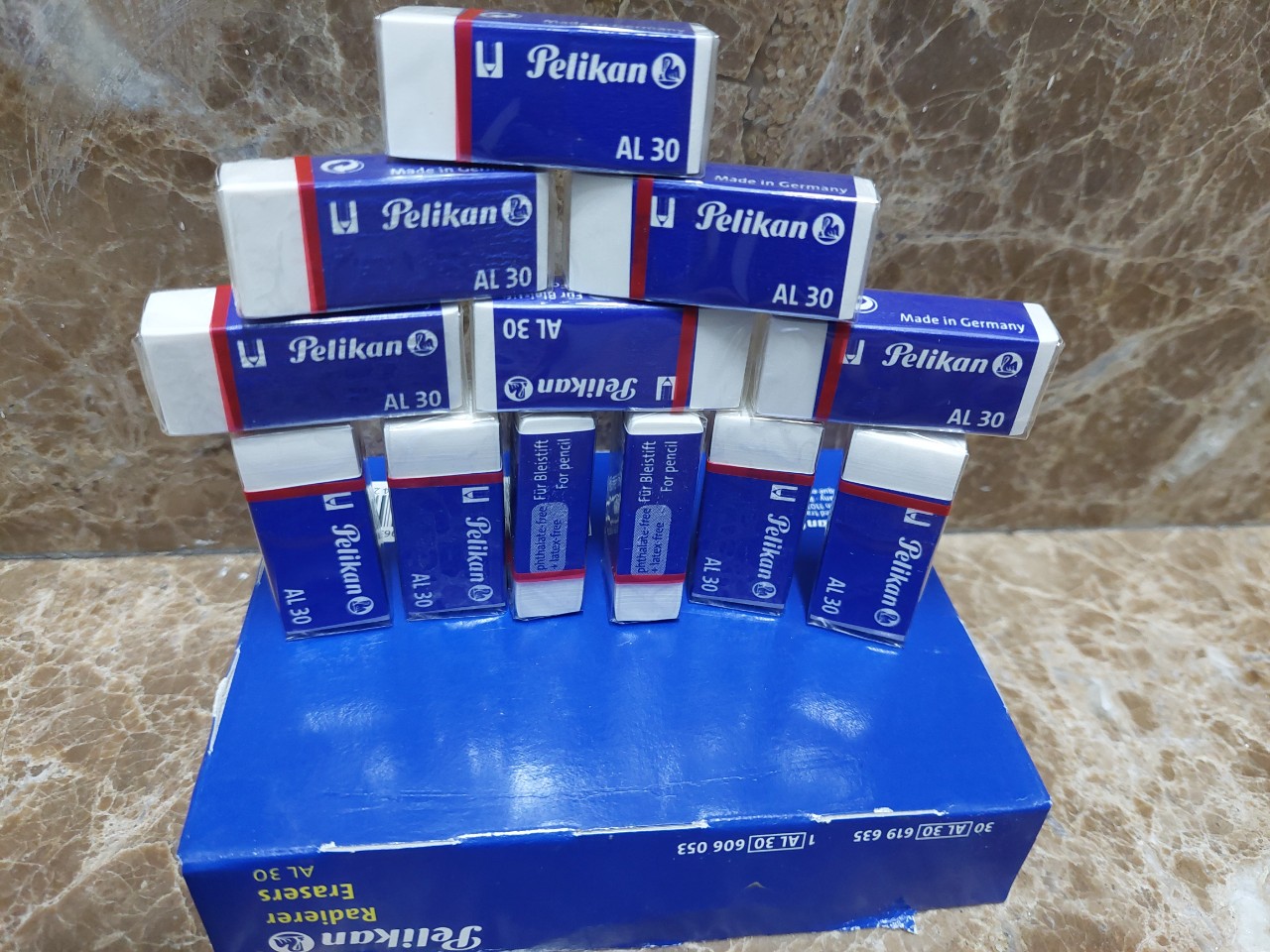 Gôm chì Pelikan (Made in Germany), Gôm trắng AL - 30 của Đức.