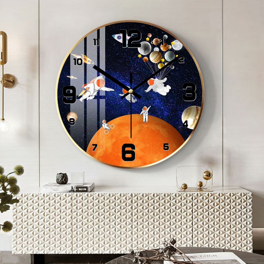 Đồng hồ treo tường tráng gương phi hành gia 01