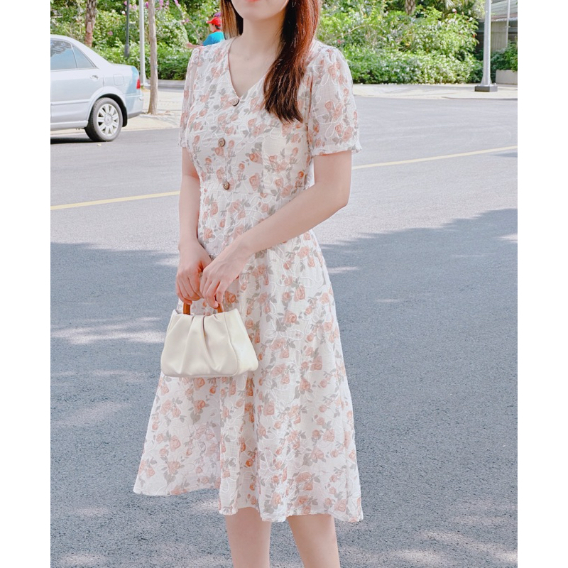 Đầm hoa nâu phối chỉ thêu dáng midi