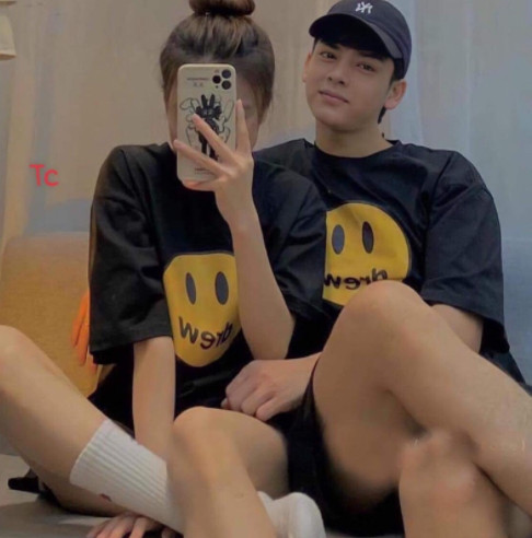 Áo phông tay lỡ DREW mặt vàng