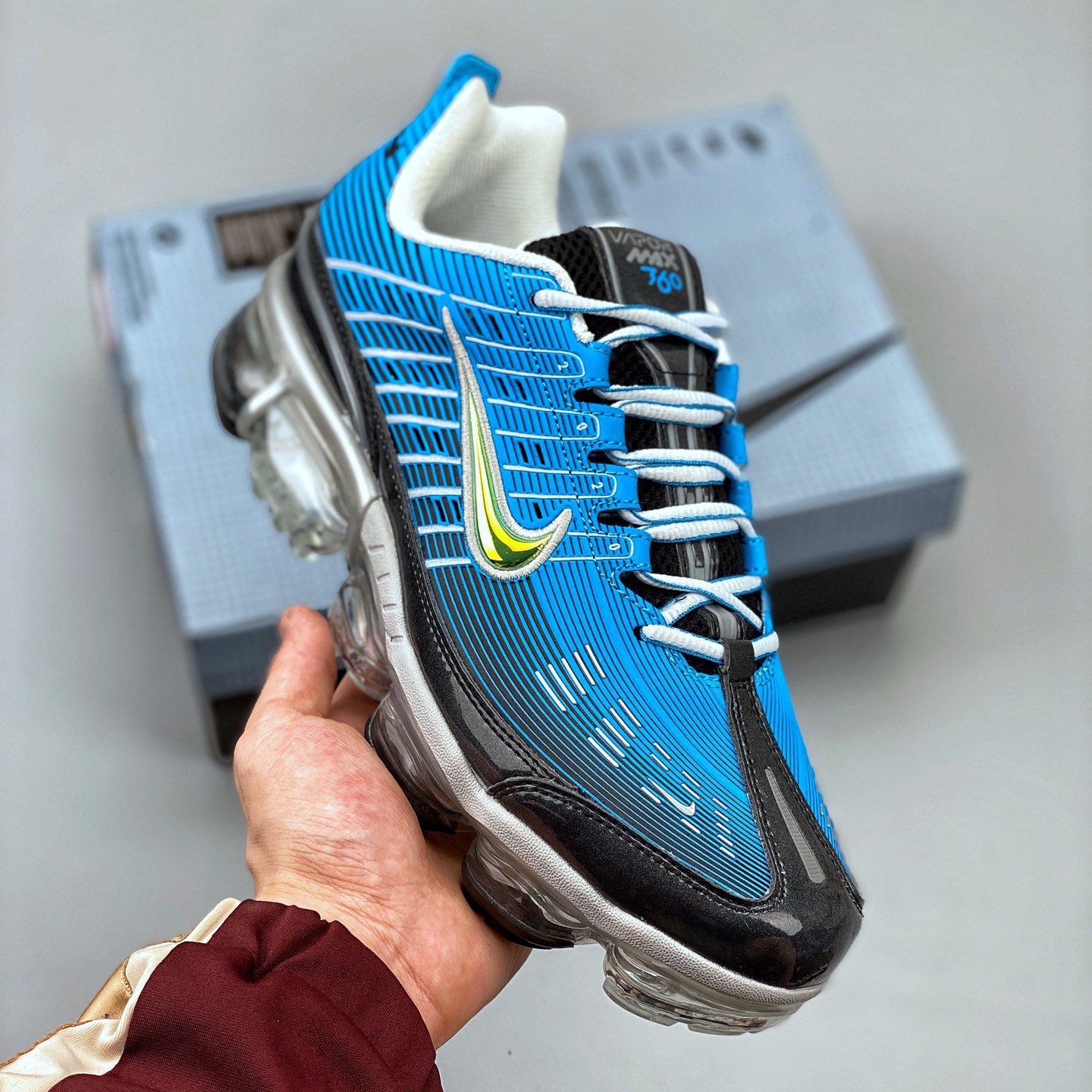 lunge running shoes