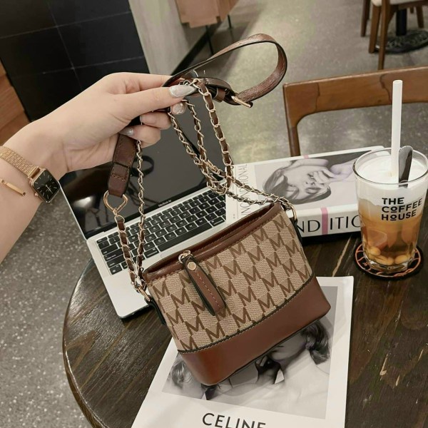 Túi xách mini đeo chéo ngọc trinh hobo dạ kích thước 18*14cm đựng vừa điện thoại