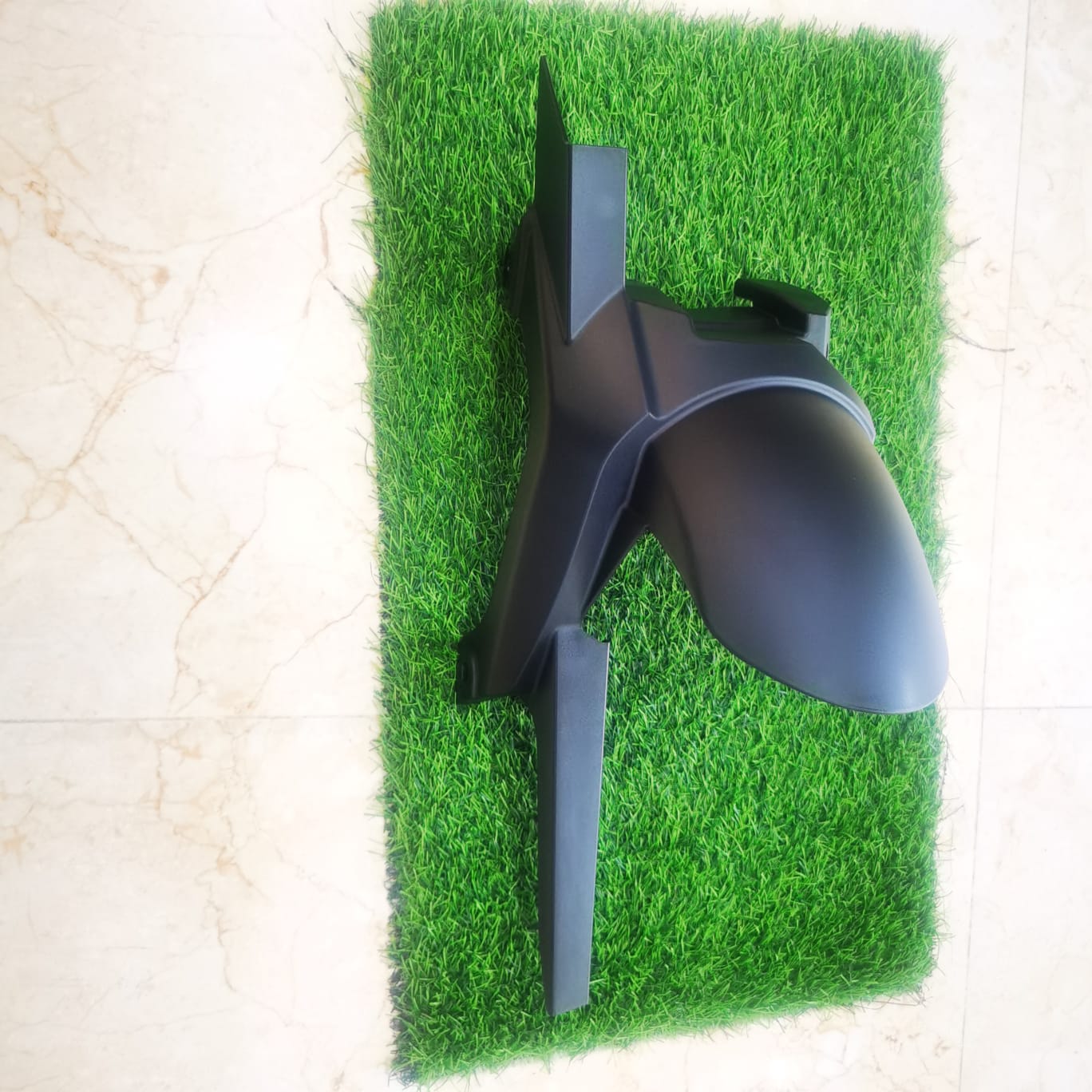 Rear%20Mudguard%20or%20Fender%20for%20Yamaha%20FZ%20V2%20&%20V3%20Double%20Disc%20Bike%20-%20Image%204