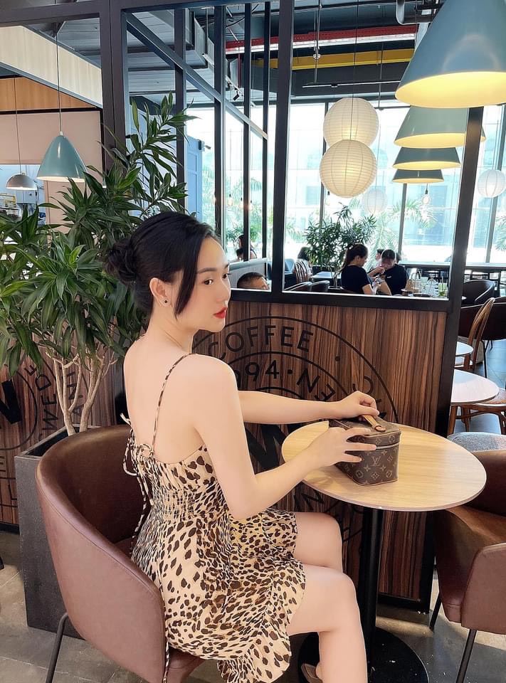 Váy 2 dây da báo chun lưng 2 lớp cúp ngực ZARA
