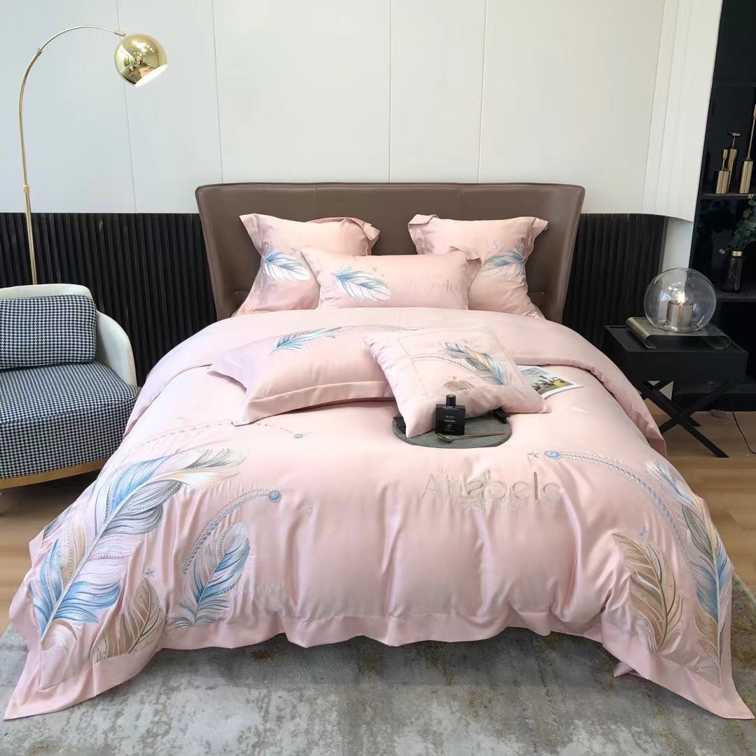 Bộ chăn ga gối Lụa silk thêu lông vũ Alabele