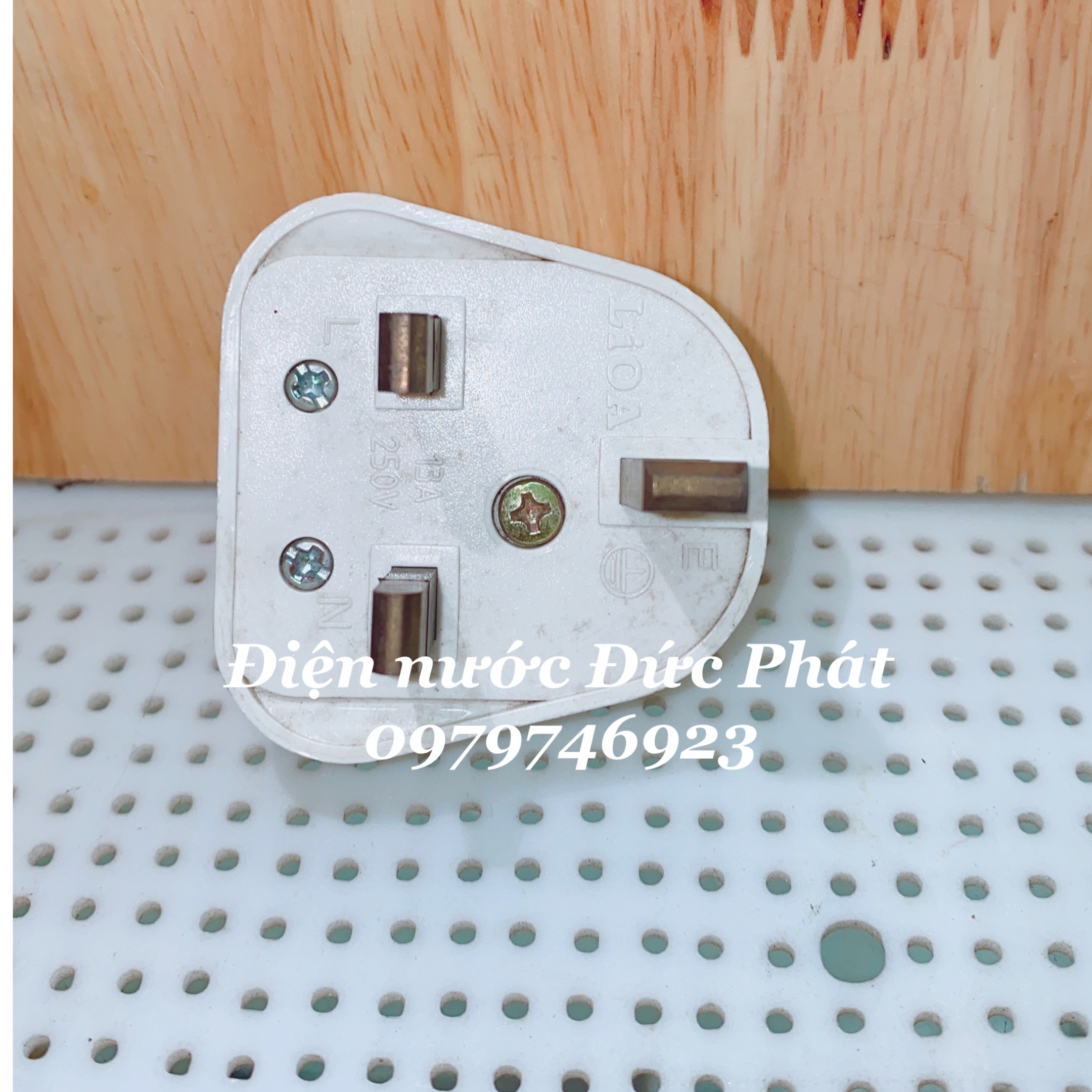 phích cắm 3 chân - phích cắm 3 pha