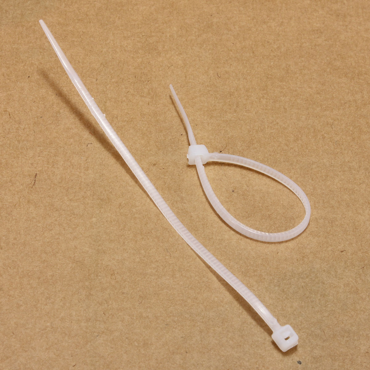 Suleve ZT05 2.5x100/150/200mm Nylon Plastic Zip Trim Wrap Cable Loop Ties Wire Self-Locking.