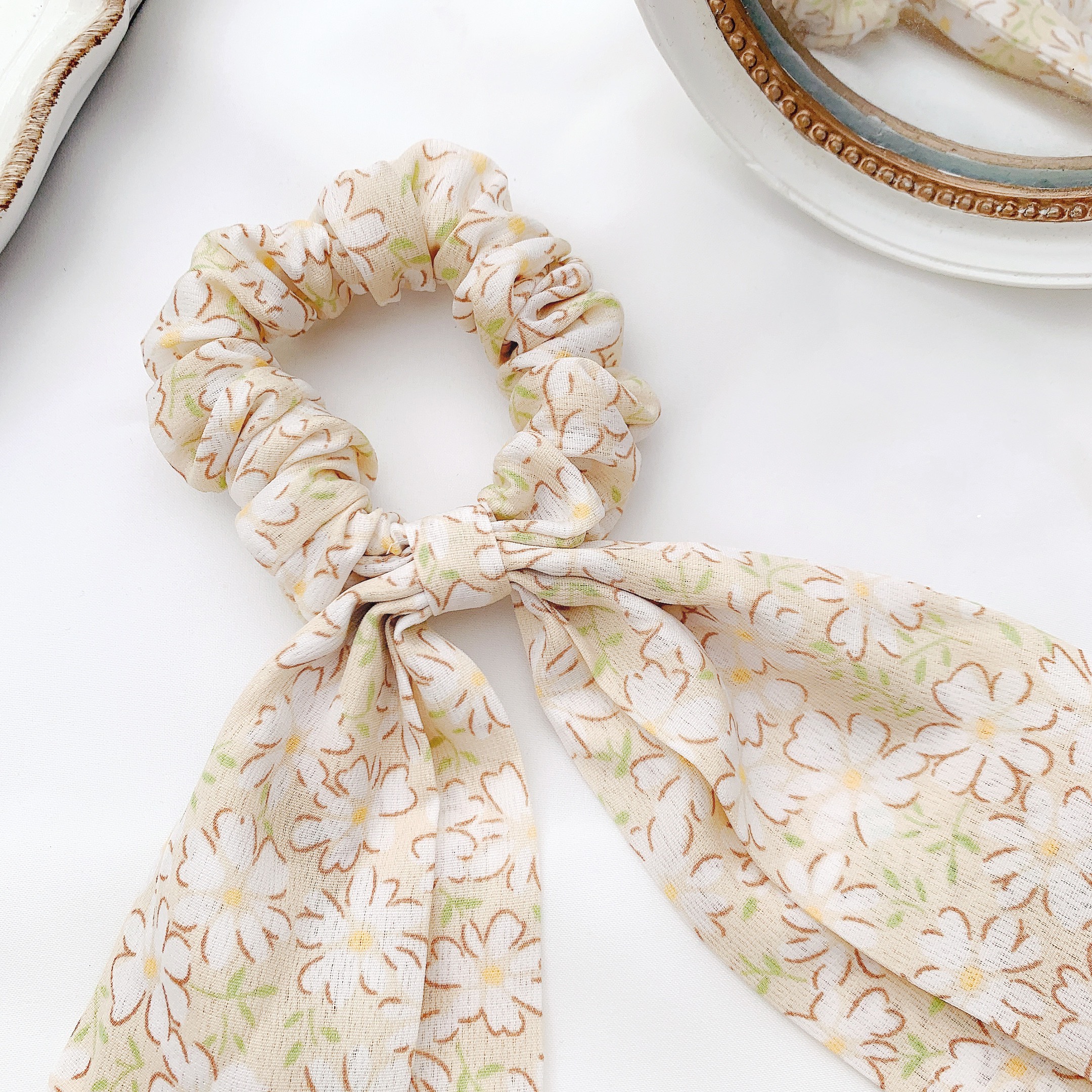 Cột tóc nơ đôi Petal Scrunchie The little Bownie