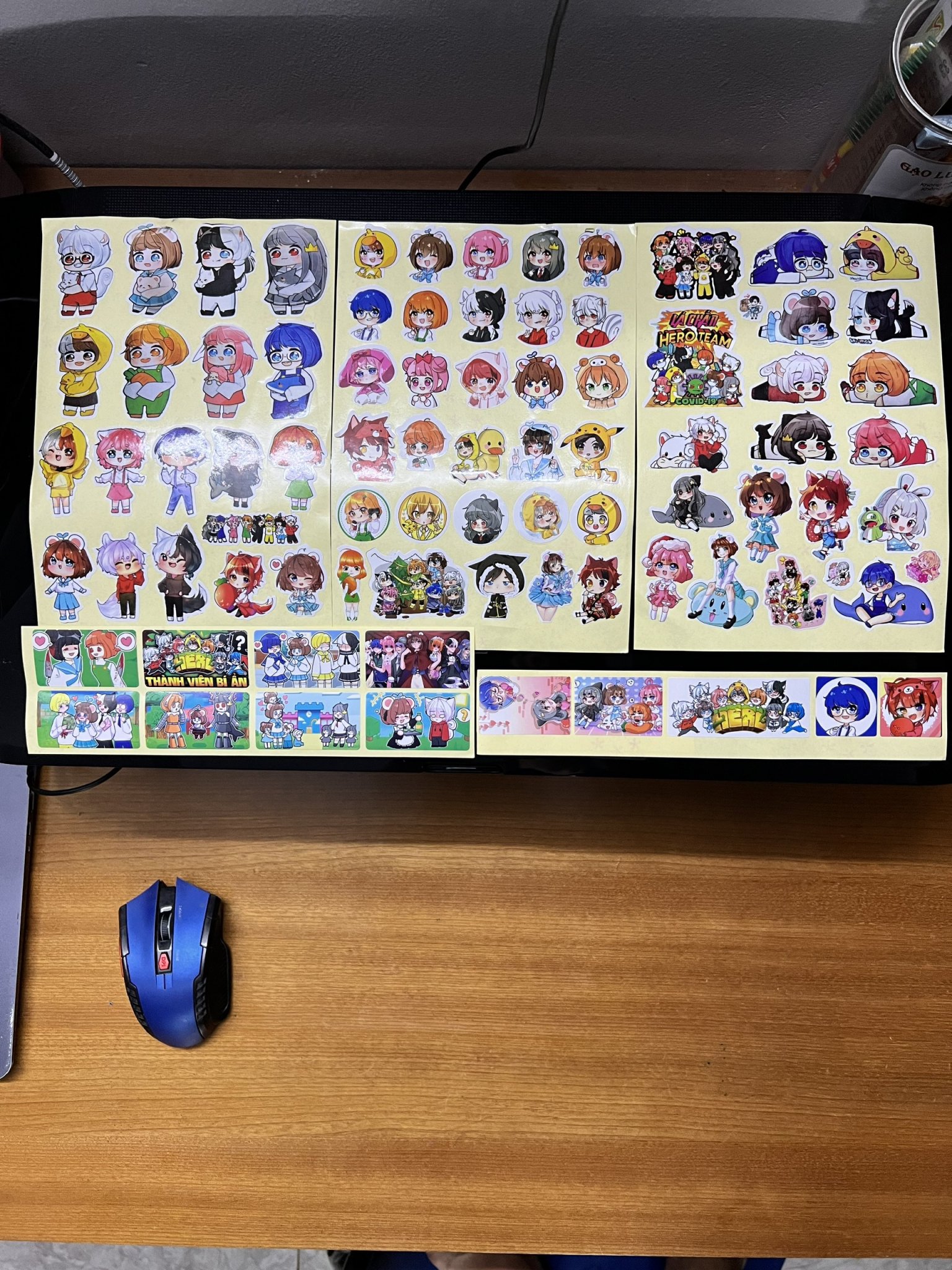 Bộ sticker Hero team 86 miếng dán