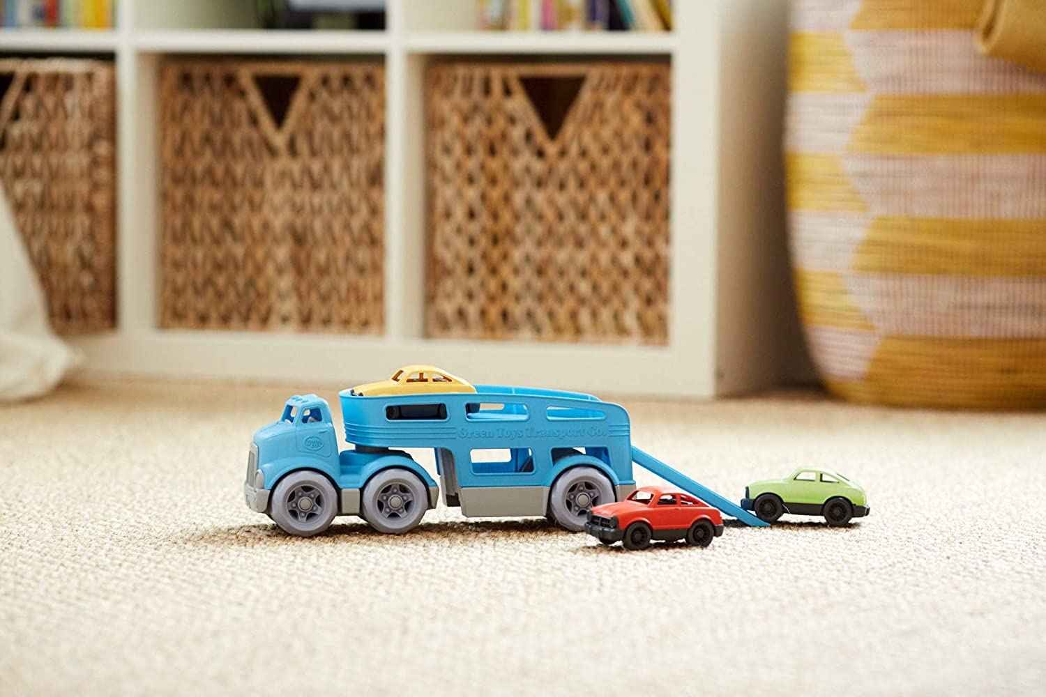 green toys car carrier
