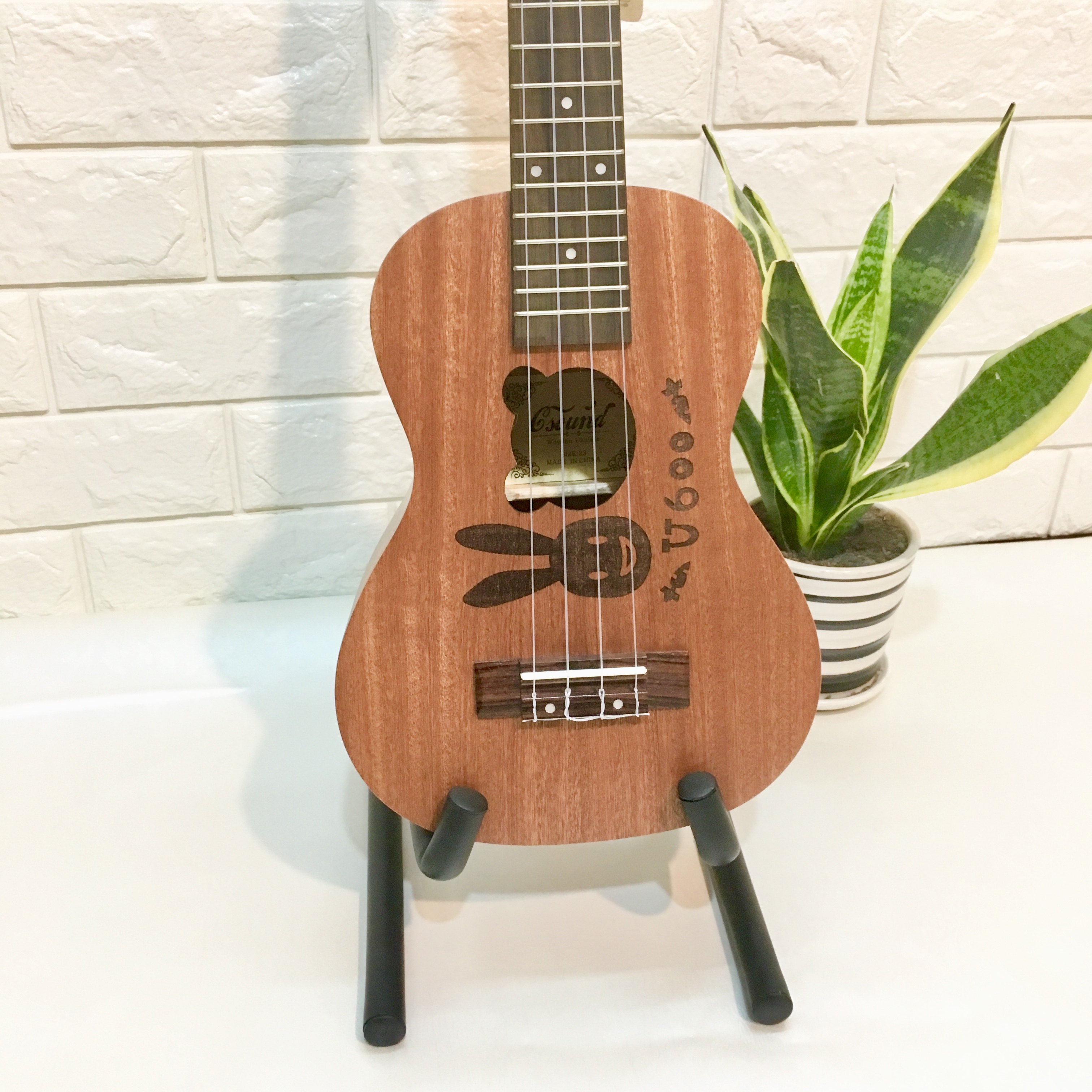 Giá đỡ đàn Ukulele