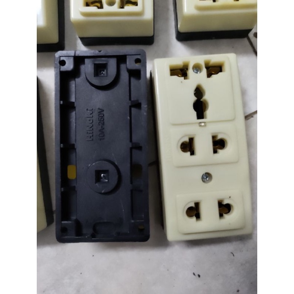 ổ cắm 3 lỗ đa năng hinoki có đèn báo