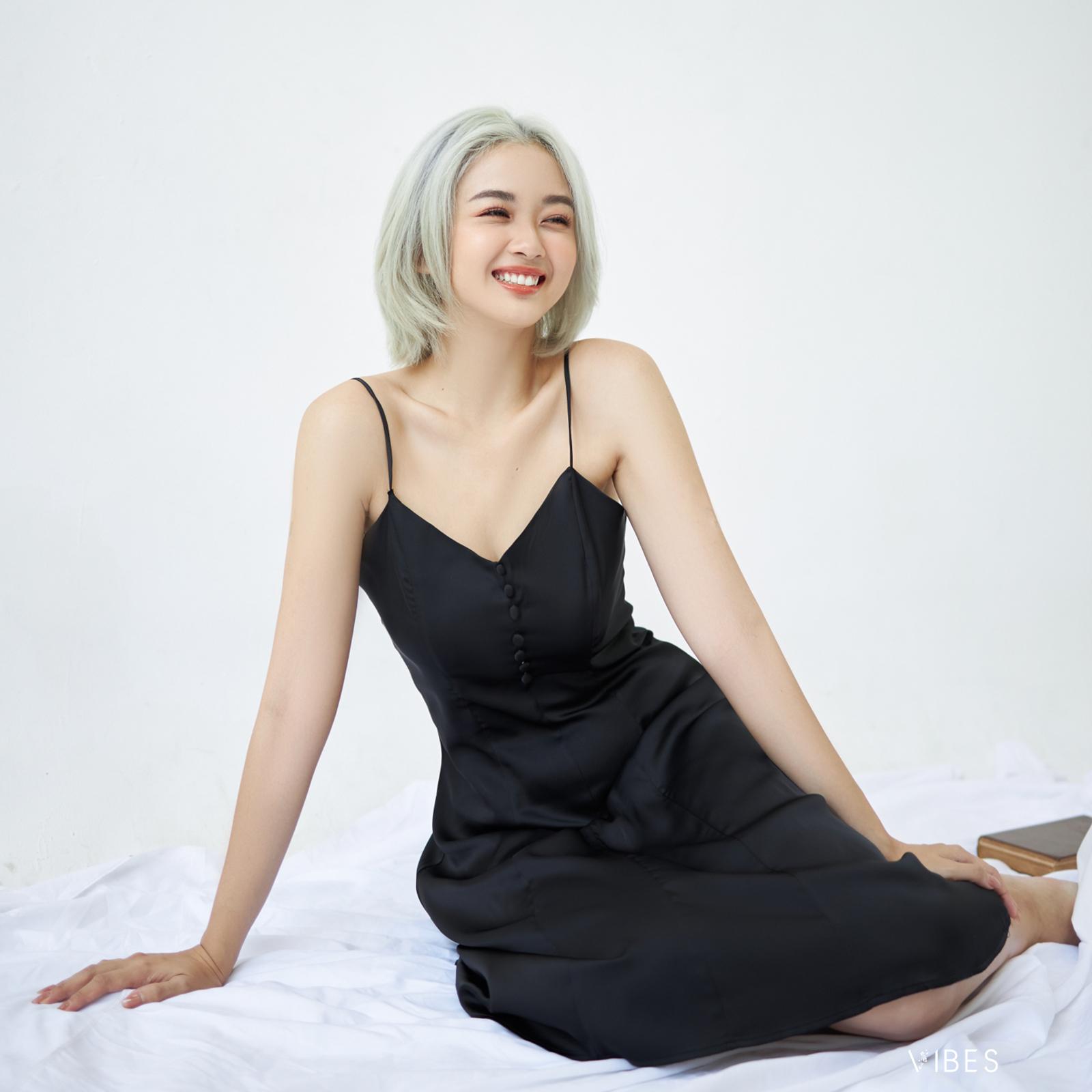 VIBES Váy ngủ lụa trơn Lady Dress