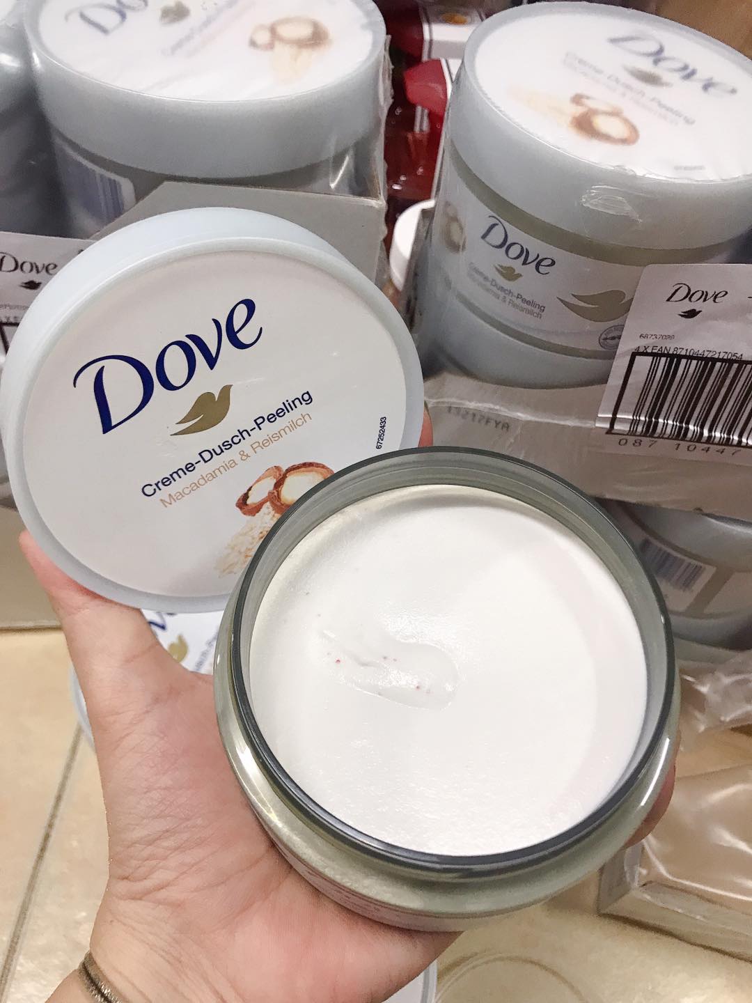 Tẩy da chết body Dove 225ml-Đức