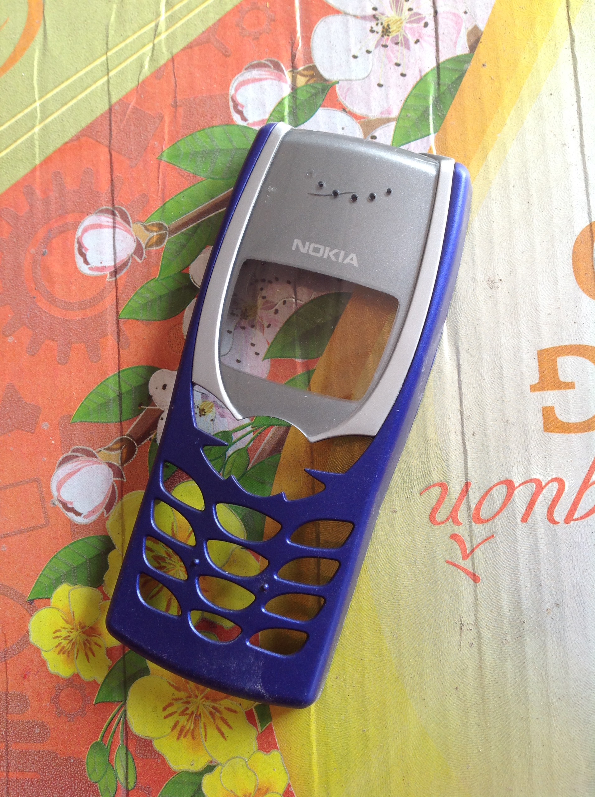 Vỏ điện thoại nokia 8250