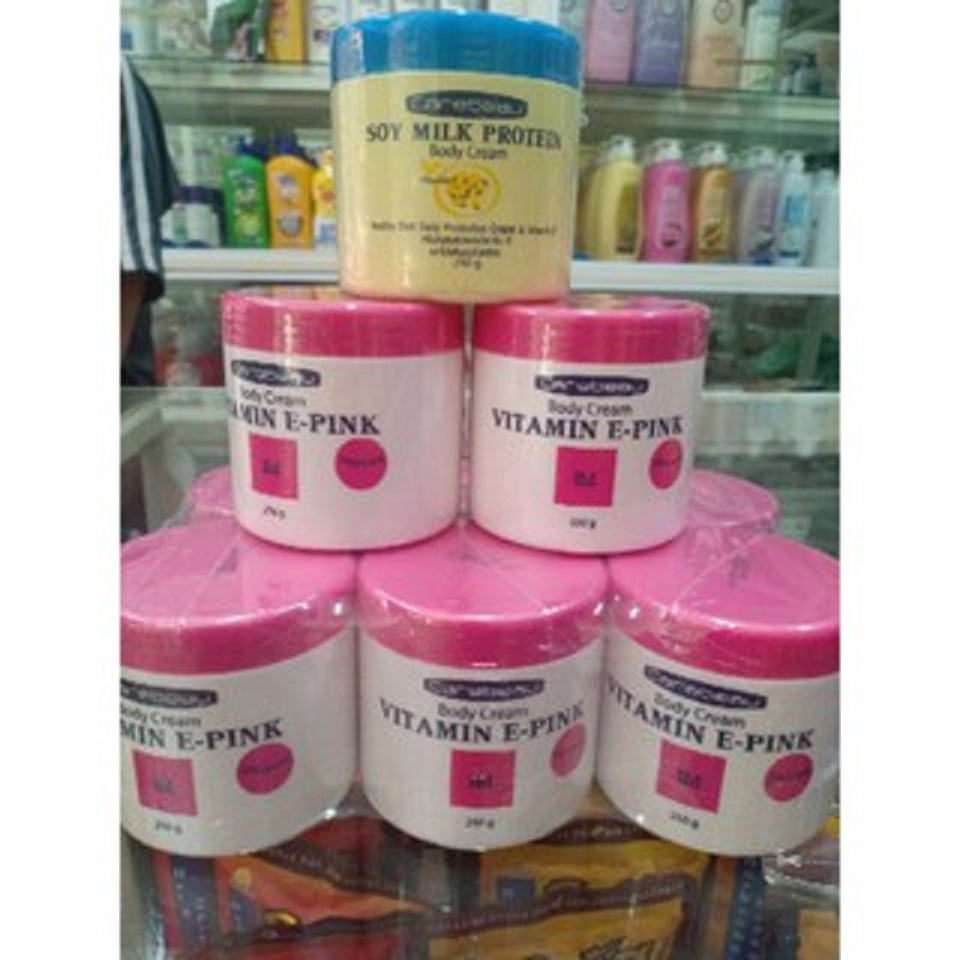 KEM DƯỠNG ẨM TRẮNG DA CAREBEAU VITAMIN E Thái Lan 250g