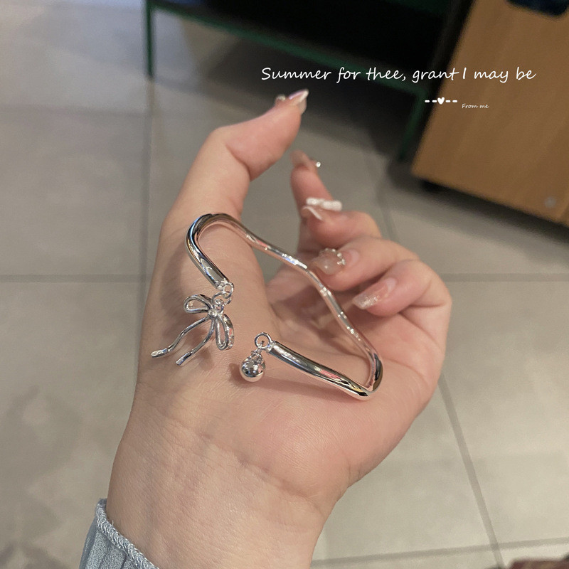 17km thanh lịch chuông nhỏ gắn nơ Bangle sóng bạc mở điều chỉnh Vòng Tay Nữ phụ kiện trang sức
