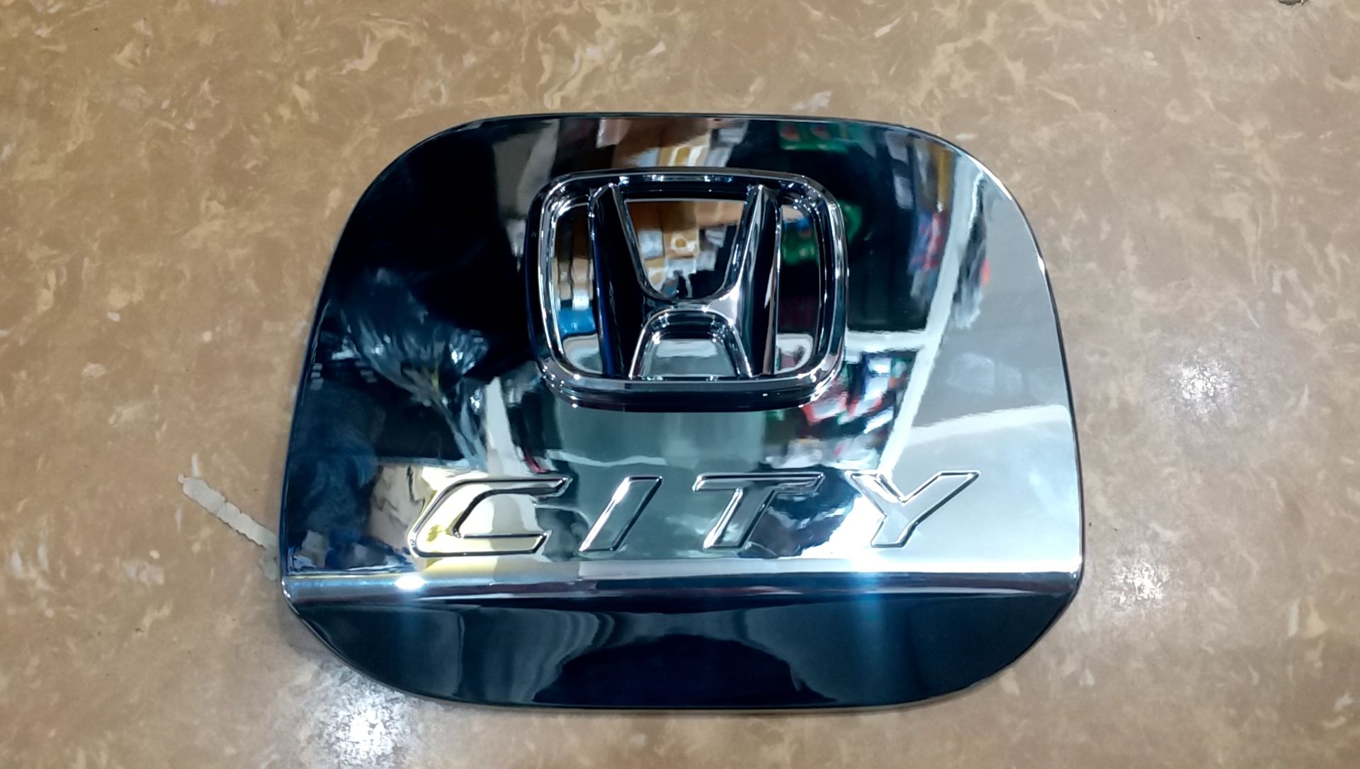 Ốp nắp bình xăng mạ crom xe honda city đời từ 2015 đến 2020