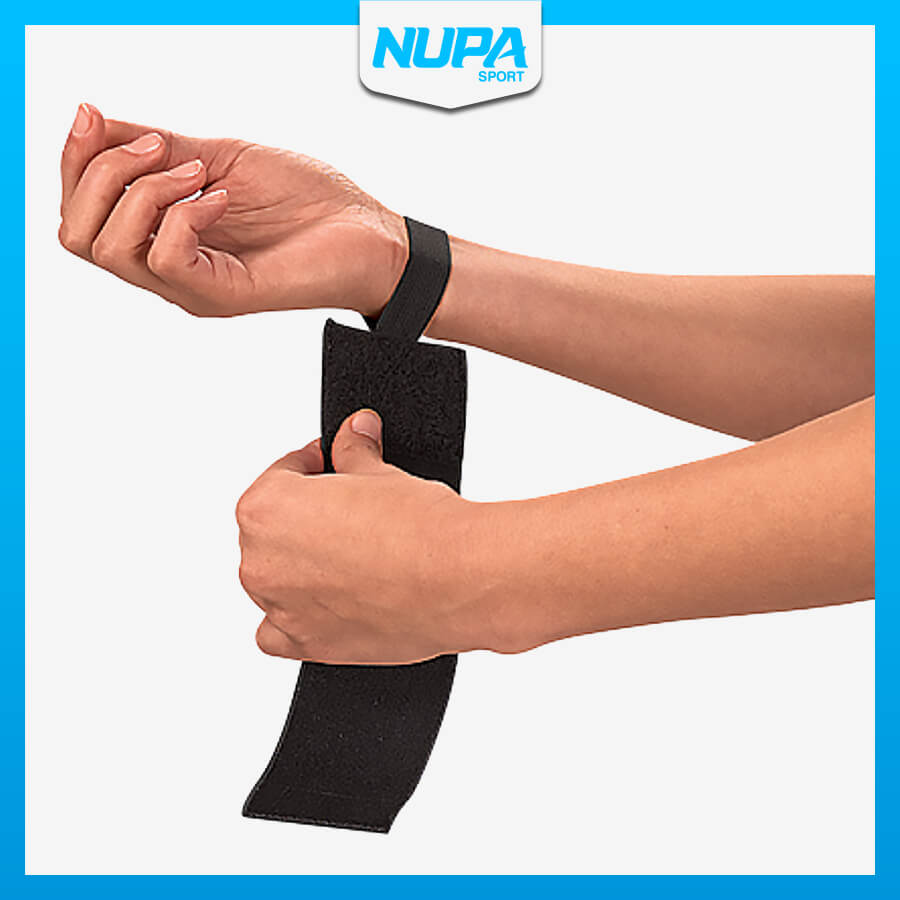 Băng Cổ Tay Mueller Elastic Wrist Support With Loop – Black (961)