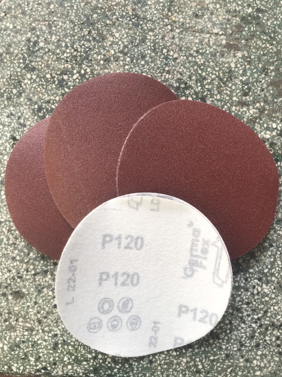 nhám tròn 5''  dán lông (1 hộp 100 tờ)