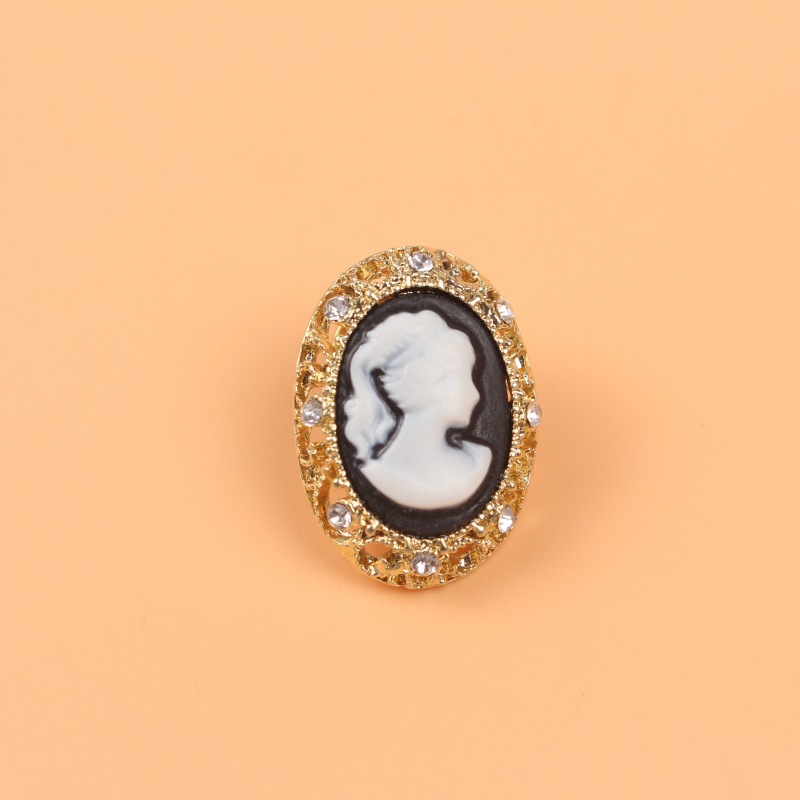Retro Three-dimensional Relief Beauty Head Brooch Literary Vintage Corsage Fashionable and Elegant Portrait Face Pins Accessories Palace Style Costume Jewelry