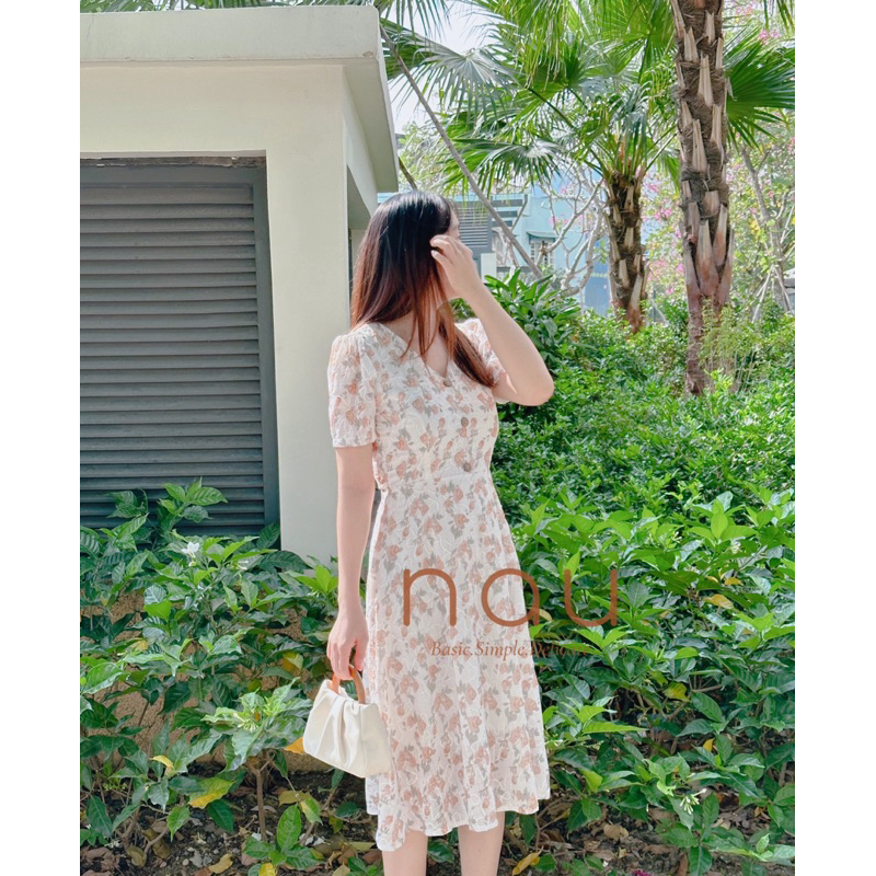 Đầm hoa nâu phối chỉ thêu dáng midi