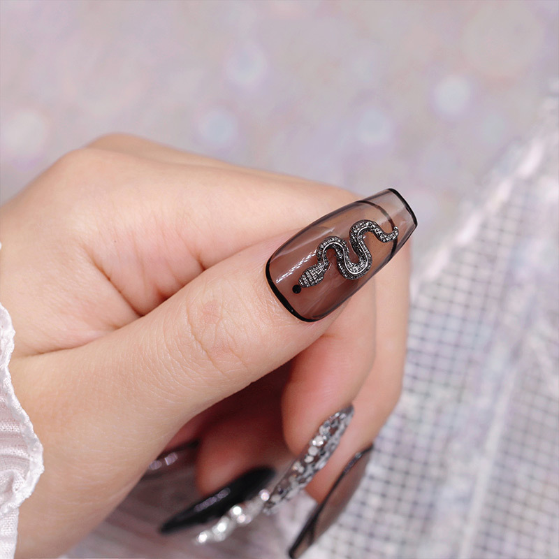 Charm Rắn Cổ Điển Trang Trí Móng